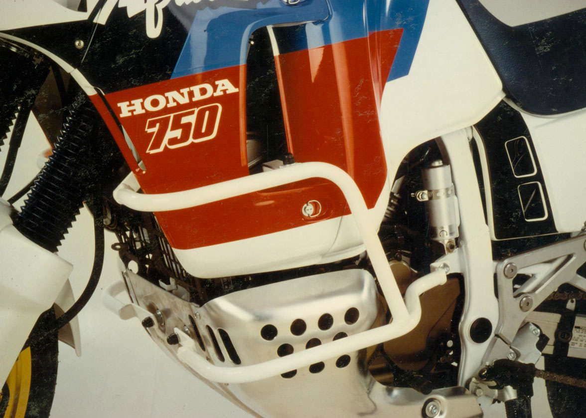 Hepco&Becker Sturzbügel weiß für Honda XRV650/750 von 1988 bis 1992