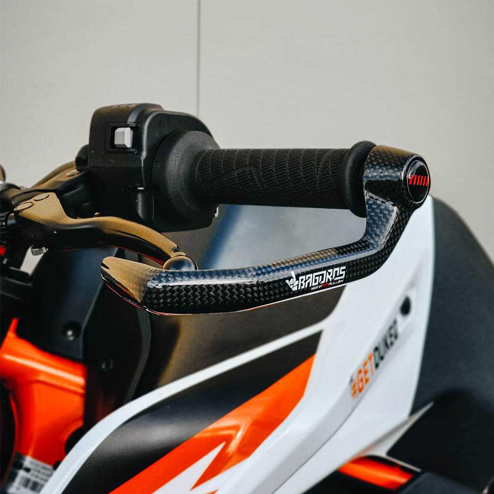Bagoros Carbon Kupplungshebelschutz LEO Für diverse Modelle KTM / Husqvarna / Yamaha