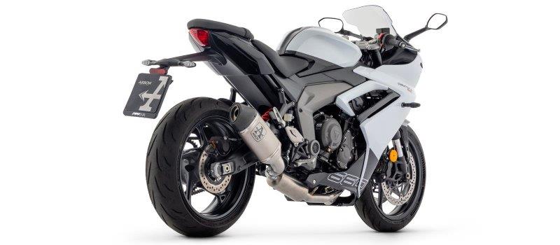 ARROW Racing Motorrad-Komplettauspuffanlage mit VELOCE Titan-Schalldämpfer mit Carbon-Endkappe für Triumph Daytona 660 ab 2024